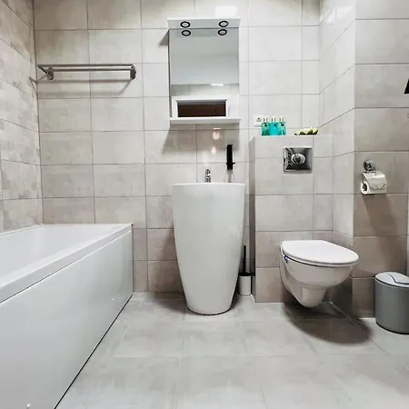 Stylish Urban Studio, Sky Garden * Bucharest